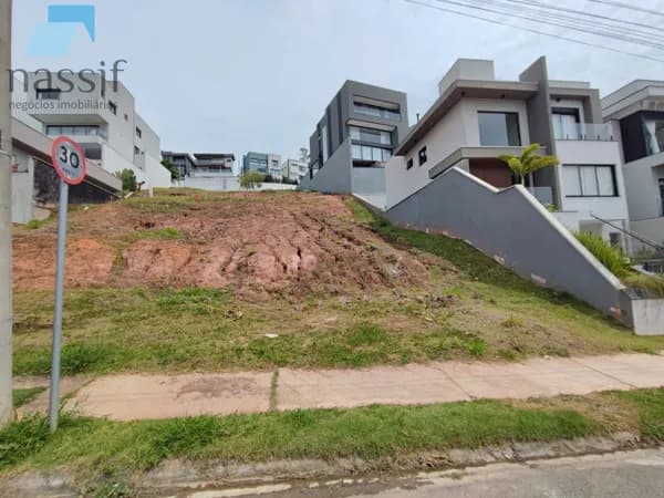Terreno à venda no Condomínio Bella Città