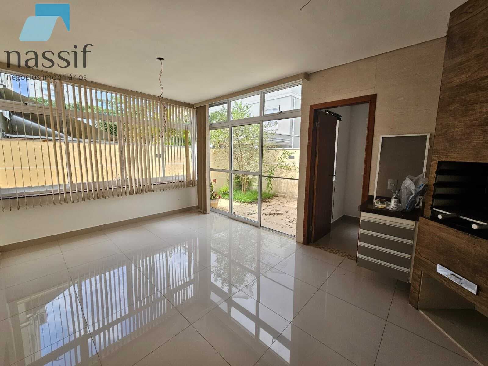 Casa à venda no Condomínio Ipoema
