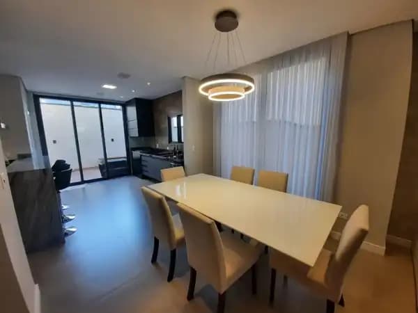 Casa à venda em Mogi das Cruzes/SP