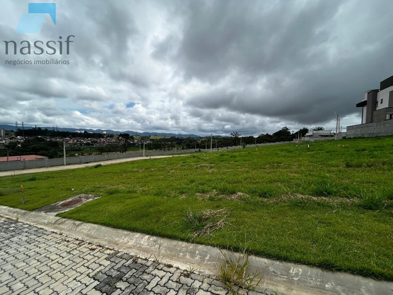 Terreno no Condomínio Real Park II