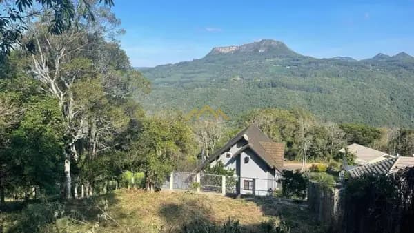 Terreno com vista e possibilidade de construção de prédio com 5 aptos