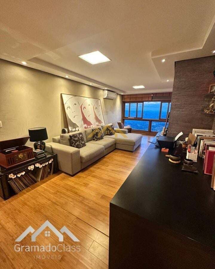Apartamento Exclusivo com 3 Dormitórios e Vista aberta para o Vale