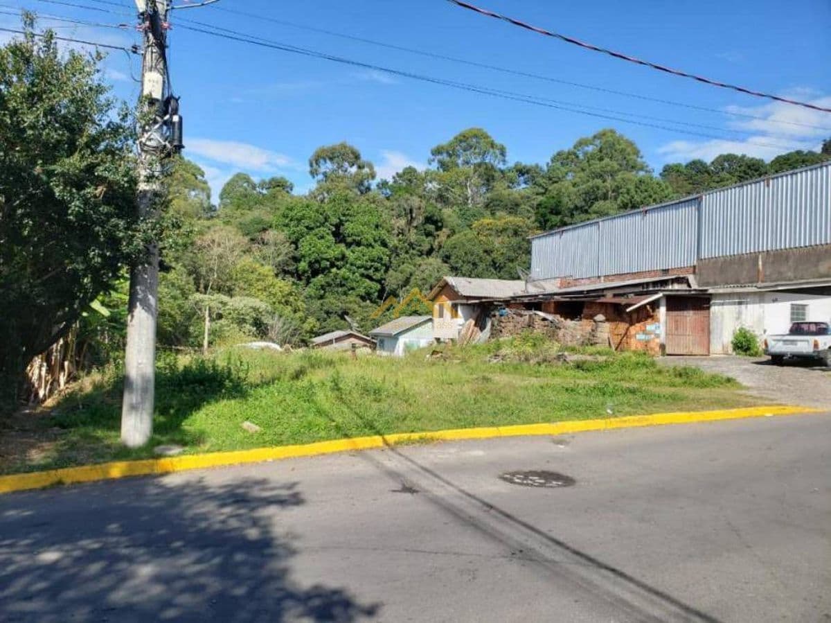 Terreno à Venda no bairro Vila Jardim em Gramado