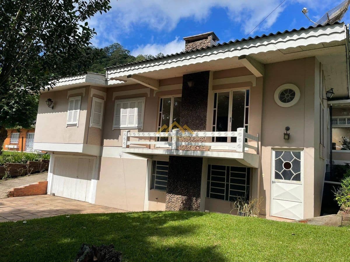 Casa com 4 quartos, Várzea Grande - Gramado