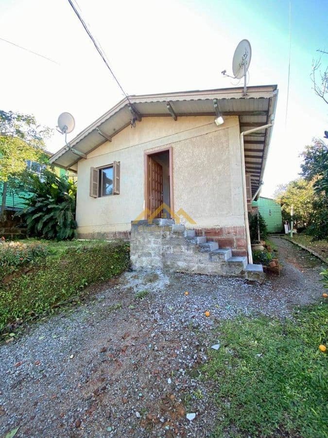 Casa na Vila Olimpica, no bairro Varzea Grande