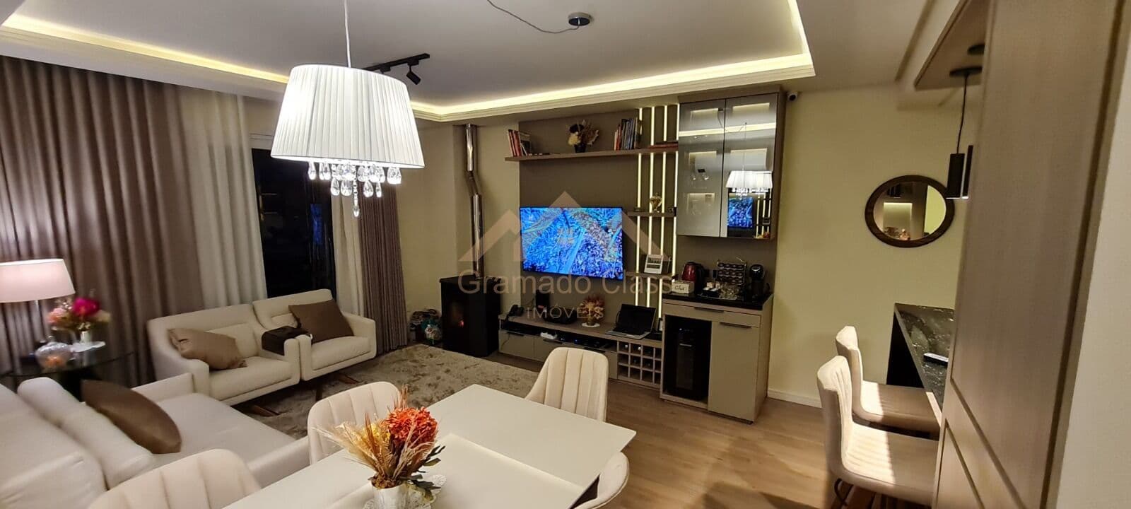 Refúgio na Serra Gaúcha: Apartamento Mobiliado, 2 Suítes, Varanda Gourmet e 2 Vagas em Canela
