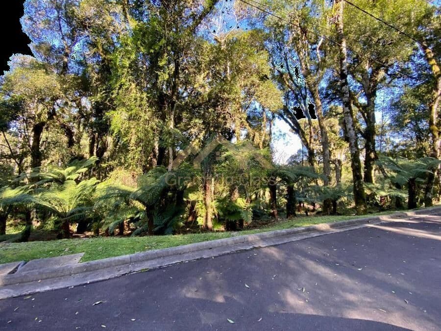 Ótimo terreno em Condomínio Fechado de Gramado