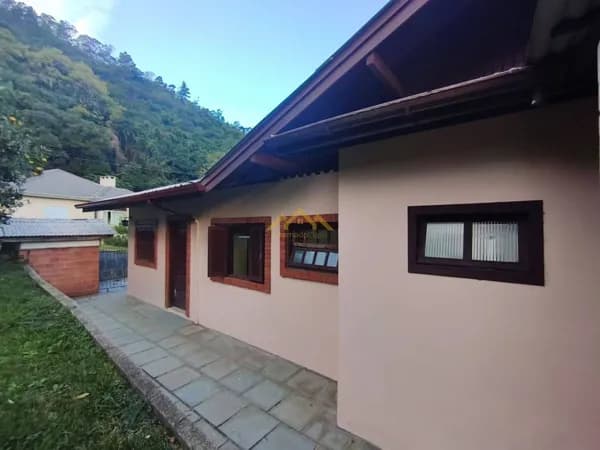 CASA Á VENDA