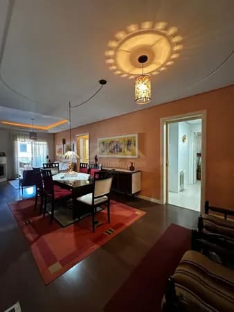 Apartamento à Venda na Avenida Borges de Medeiros