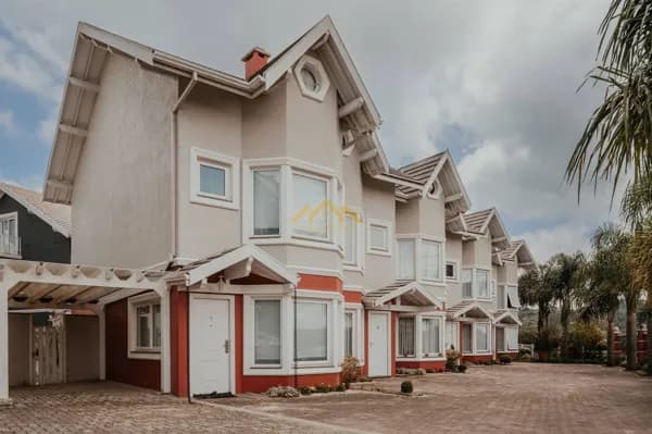Casa à Venda em Canela 3 Suítes 120m²