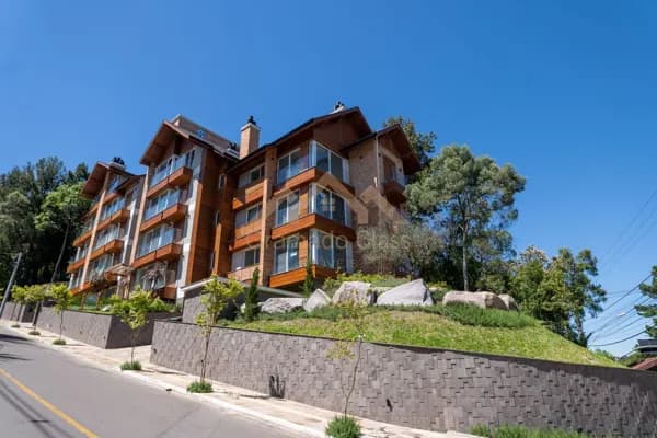 Apartamento 2 dormitórios mobiliado em Gramado
