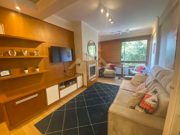 Ótimo apartamento de 2 dormitório, Sendo 1 Suíte - Mobiliado no Centro de Gramado