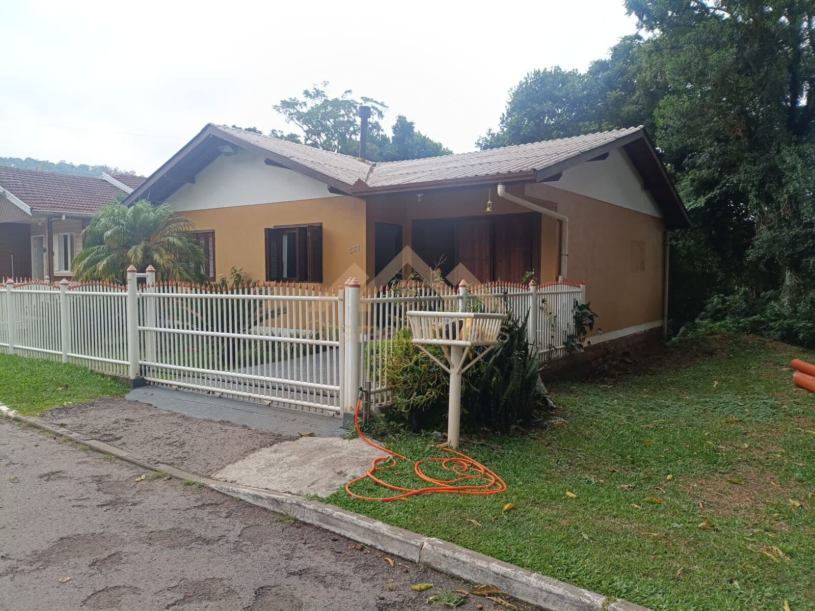 Casa em Gramado - Várzea Grande 1º de Maio