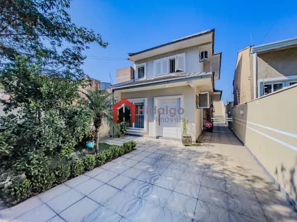 CASA MODERNA E EXCLUSIVA NO PORTO VERDE, COM PISCINA AQUECIDA!
