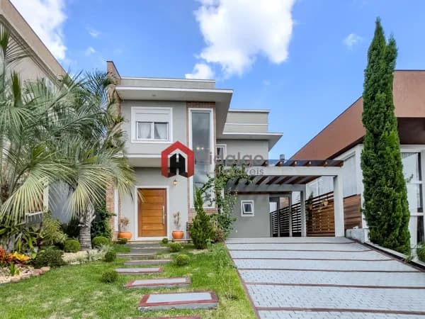 CHARMOSA RESIDÊNCIA COM 03 QUARTOS À VENDA NO BUENA VISTA!