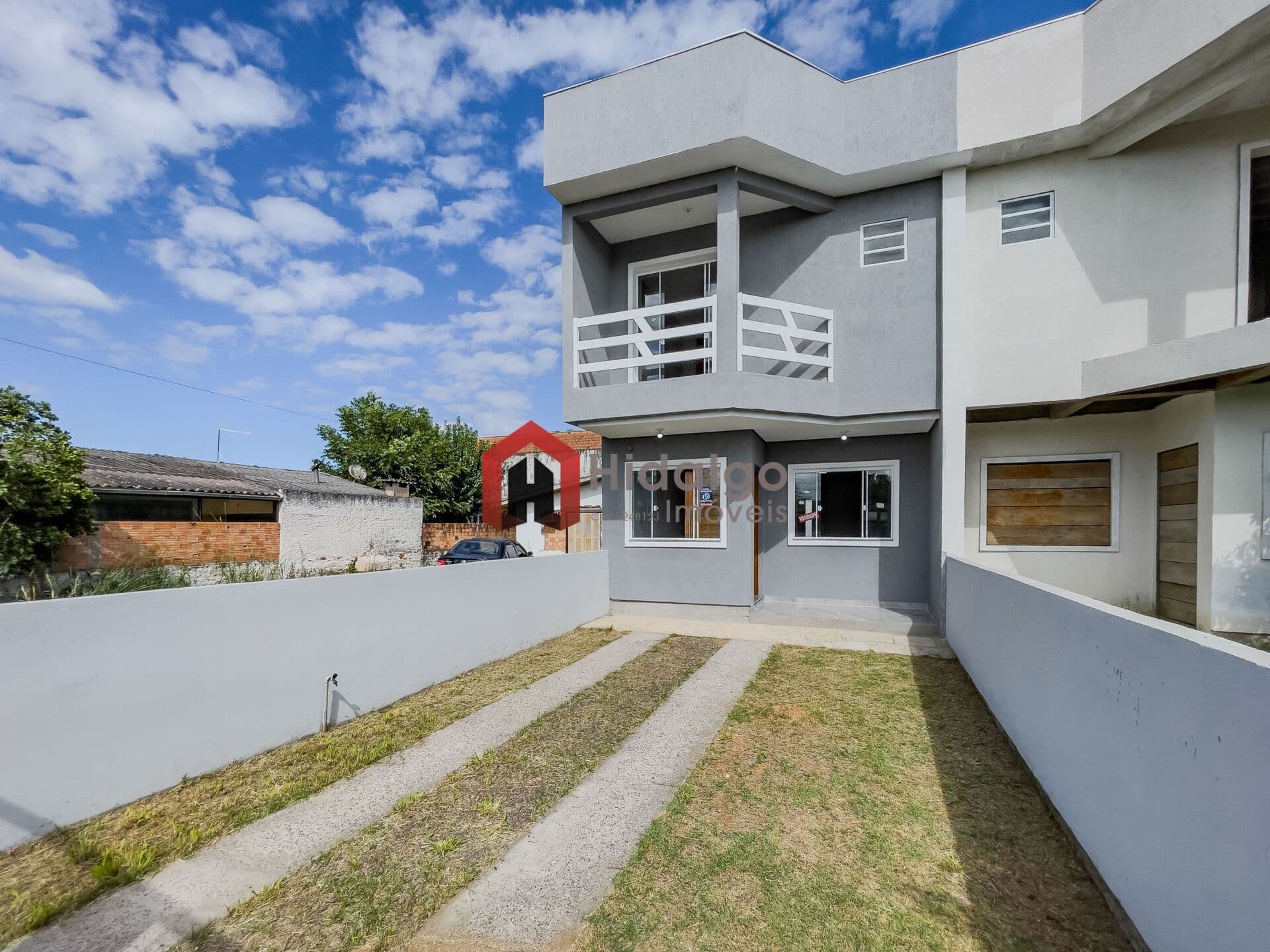 Sobrado novo pronto para financiamento à venda em Alvorada/RS.