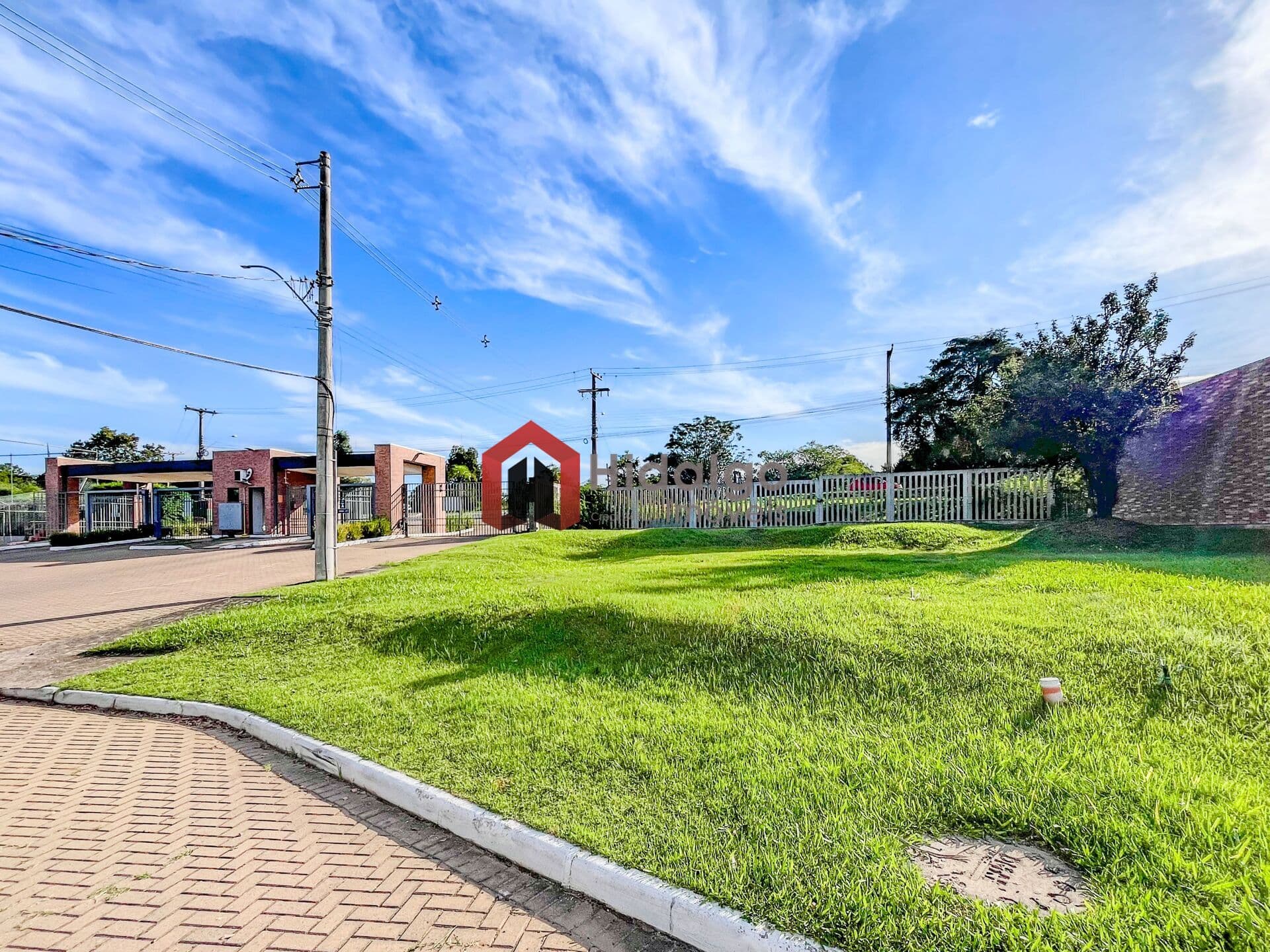 Terreno de esquina à venda no Green Caminho do Meio em Viamão/RS