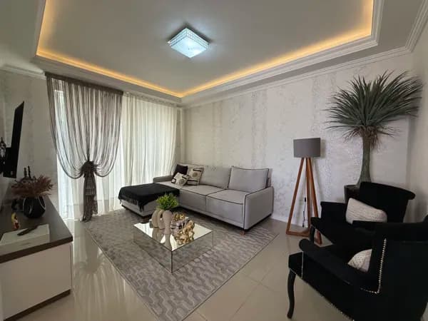 4 suítes, mobiliado, 3 vagas e apenas 259m do mar - Meia Praia-Itapema/SC