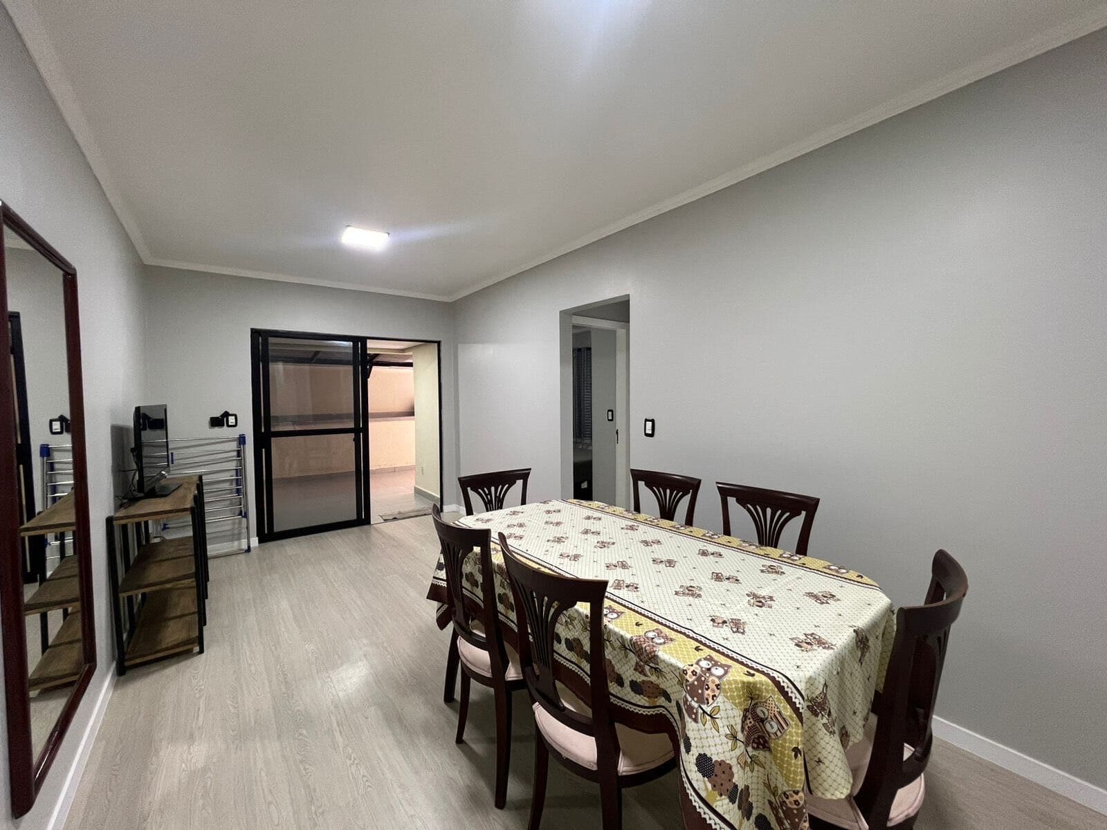 3 dorm, mobiliado, 100m do mar na Meia Praia