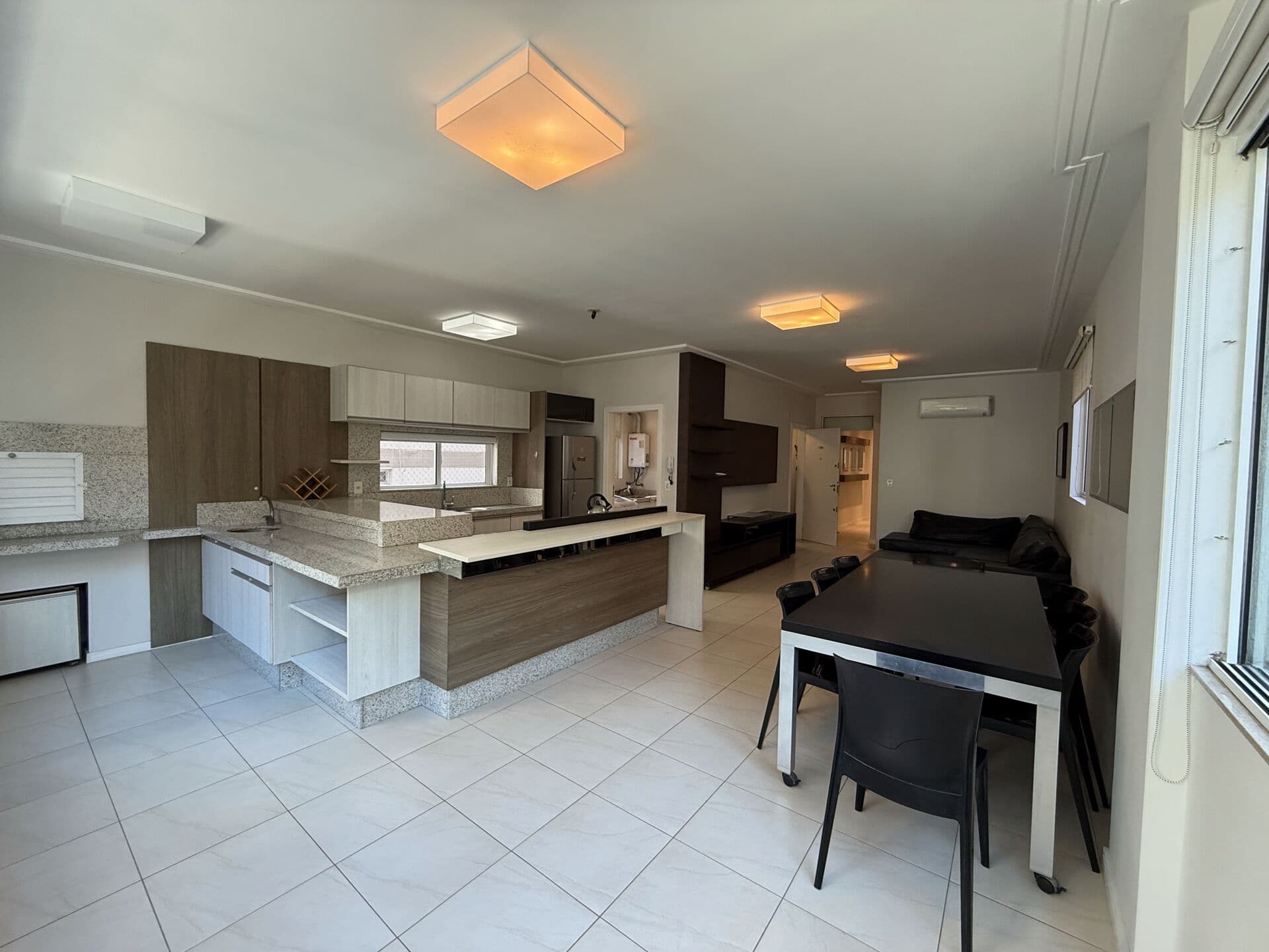 OPORTUNIDADE , APARTAMENTO,MOBILADO BAIRRO MEIA PRAIA- ITAPEMA/SC
