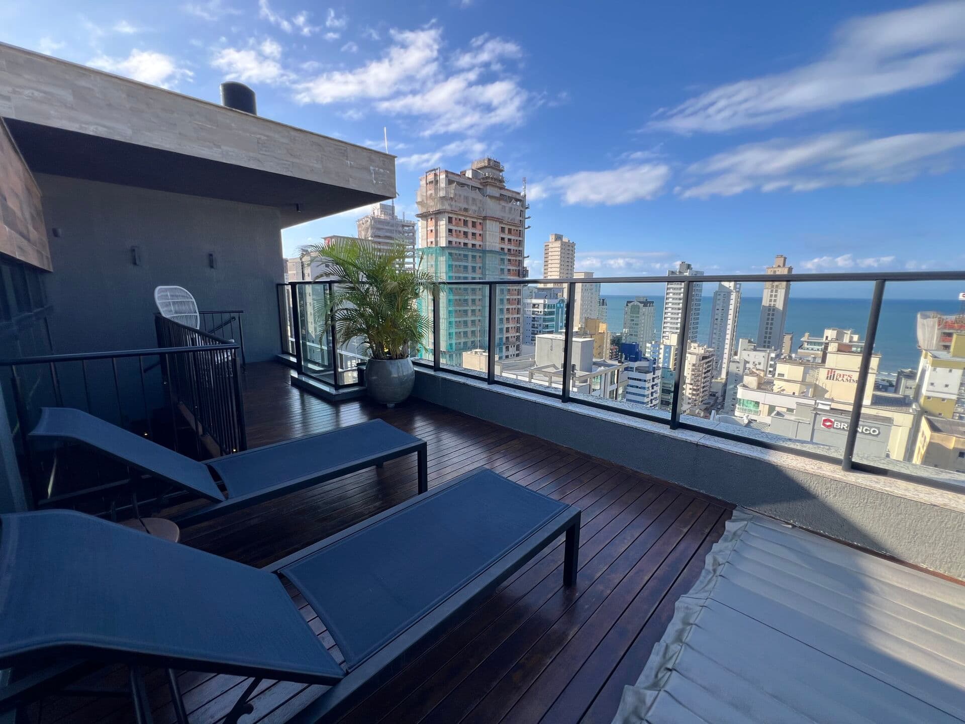 OPORTUNIDADE 4 SUITES, VISTA MAR COM LAZER NO ROOFTOP, MEIA PRAIA-ITAPEMA