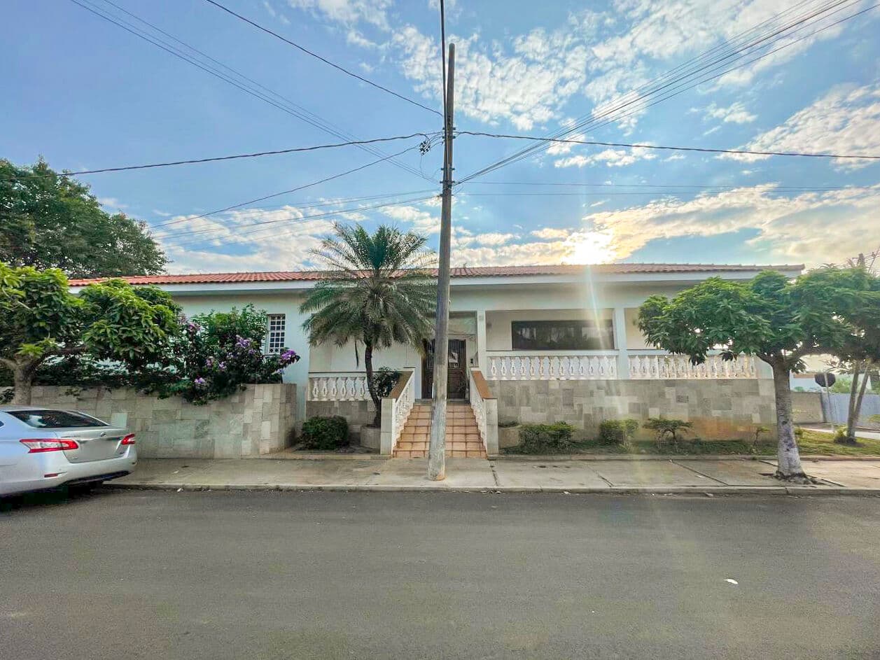 Casa Alto Padrão em Centro, Vista Alegre do Alto/SP