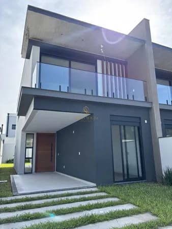 Casa com 04 suítes, Ingleses, R$1.360.000,00- aceita financiamento bancário.