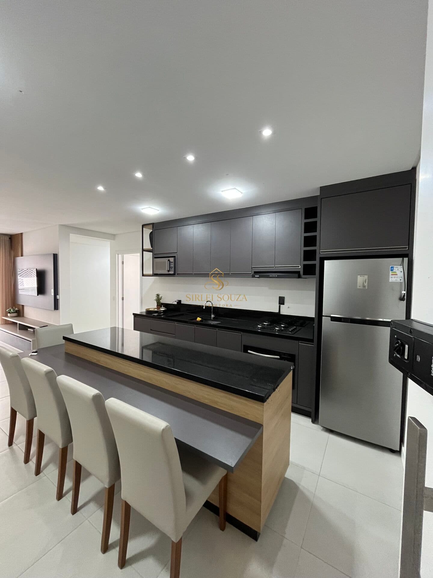 Apartamento mobiliado a venda, 02 quartos, 02 vagas, Ingleses Norte, R$875.000,00