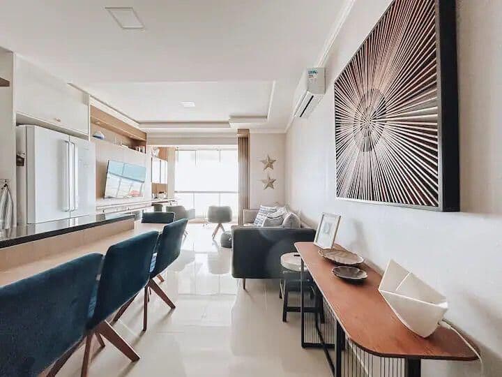 Apartamento mobiliado com vista mar, a venda, 02 quartos, 01 vaga, Ingleses Sul, R$1.300.000,00
