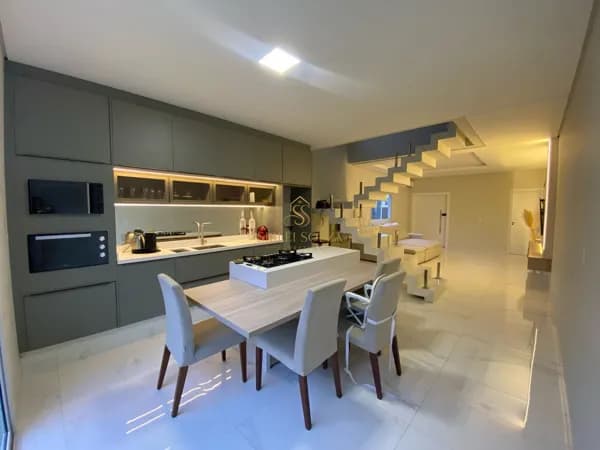 Casa mobiliada, 03 quartos, Ingleses, R$1.400.000,00