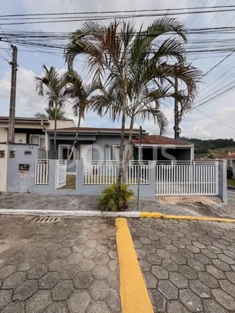 Casa em condomínio fechado