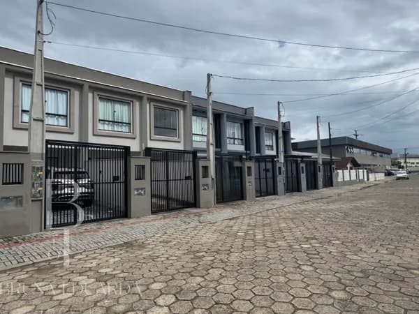 Casa Geminada no Costa e Silva