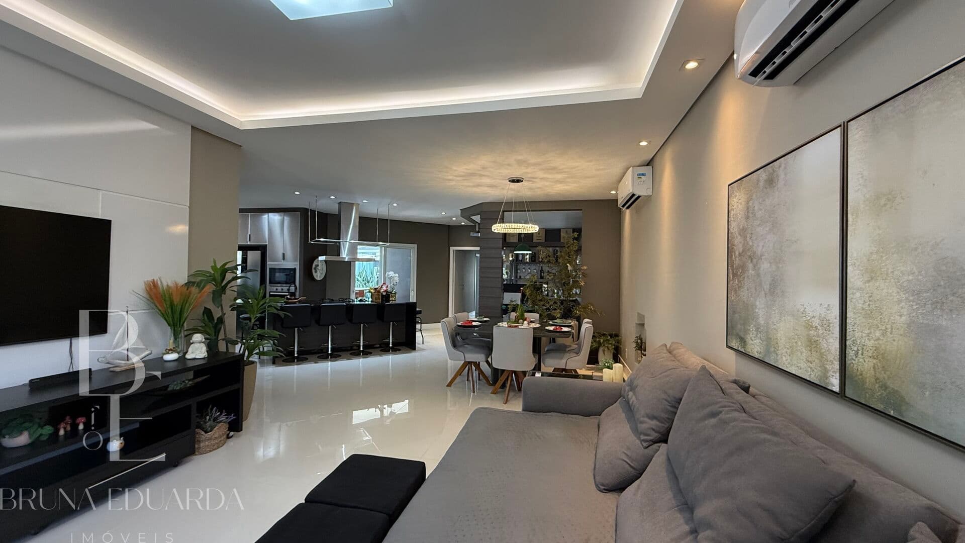 CASA TERREA ALTO PADRÃO NO BAIRRO GLORIA