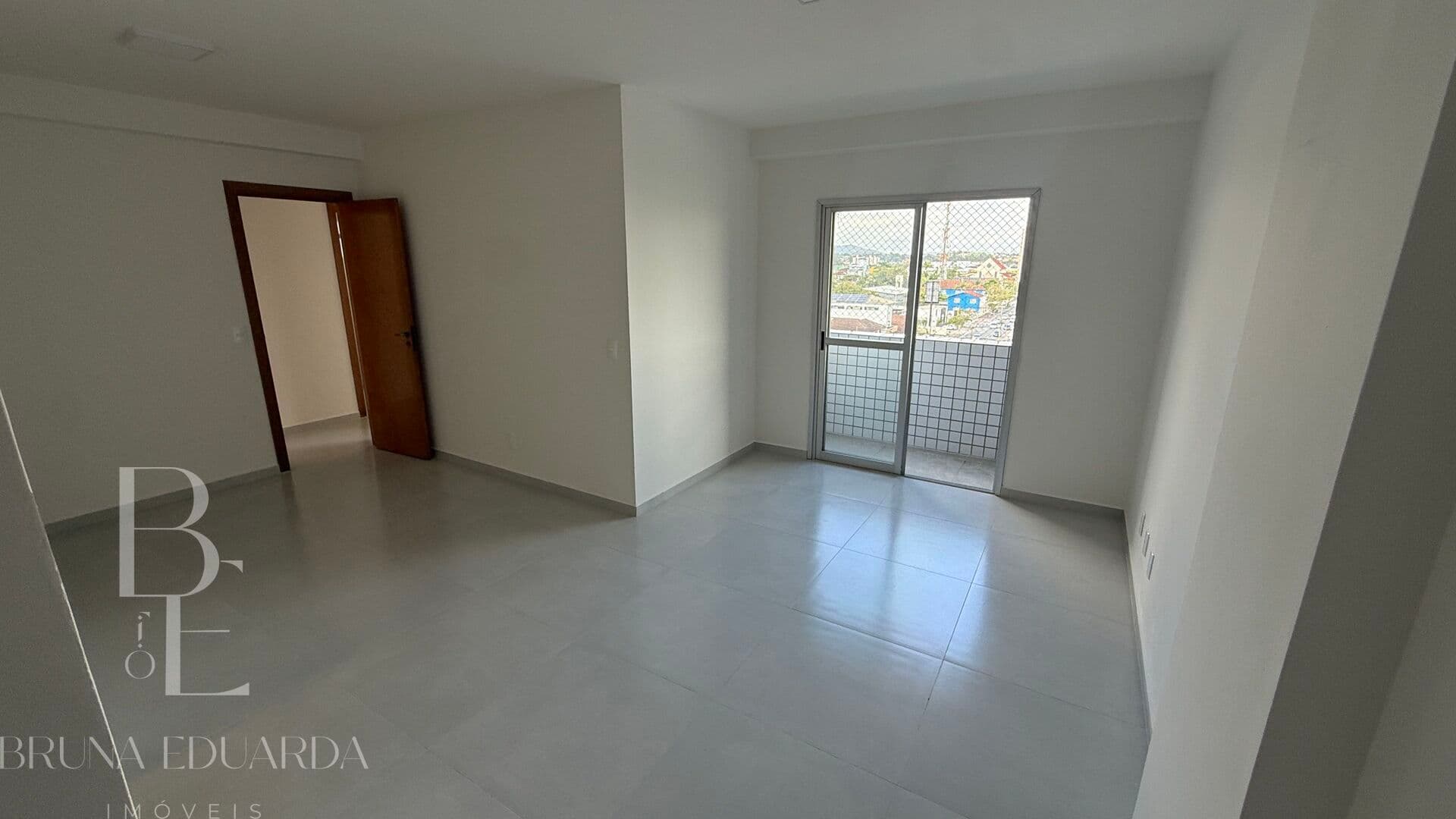 APARTAMENTO EXCELENTE NO BUCAREIN