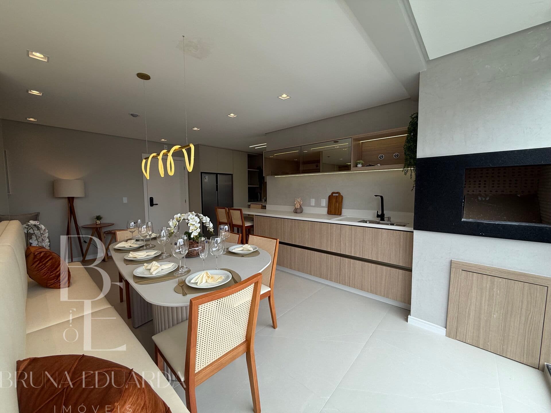 APARTAMENTO MOBILIADO