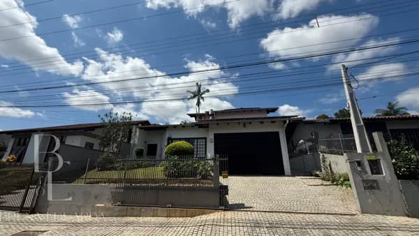 CASA NO BAIRRO GLÓRIA