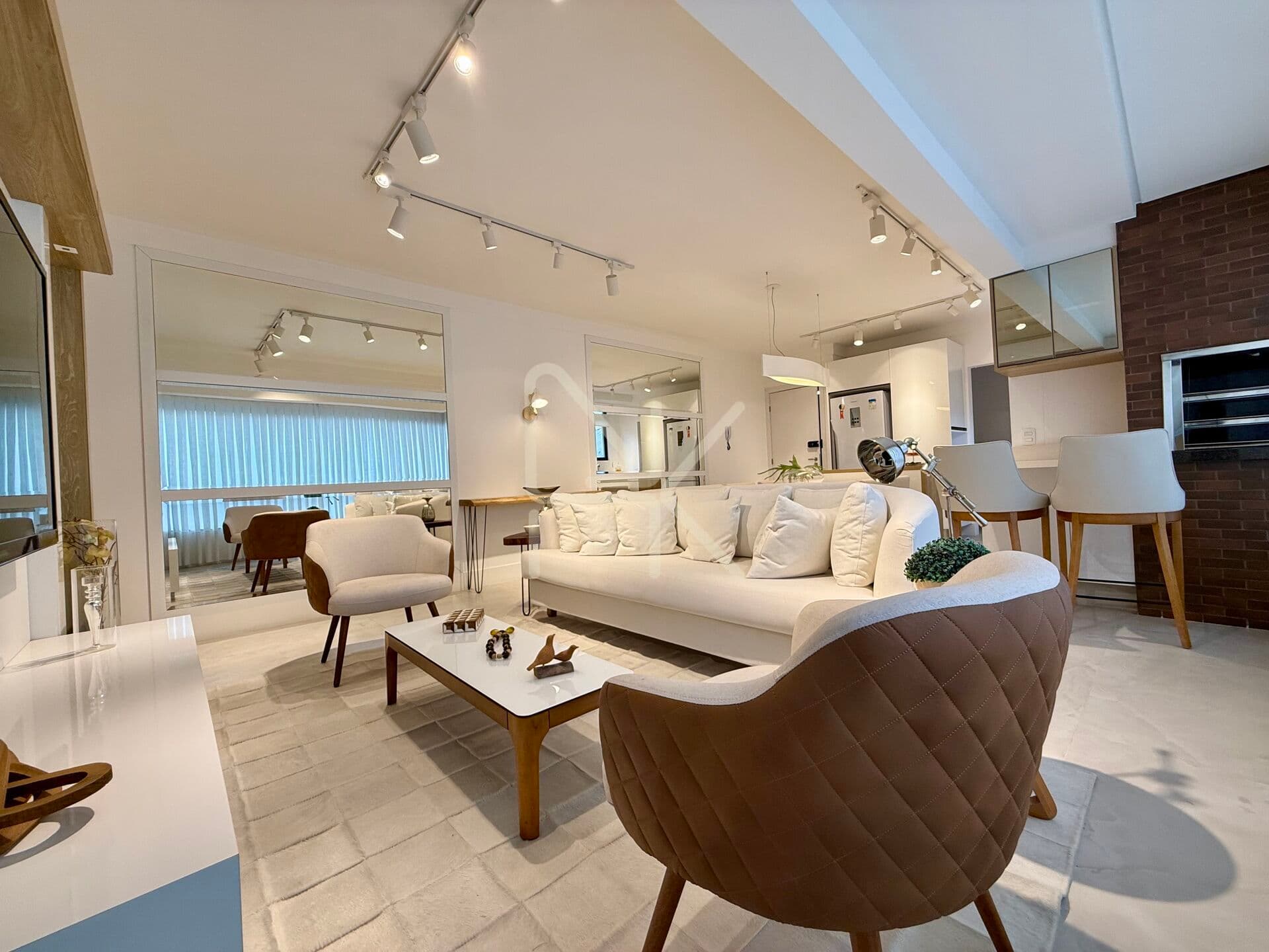 Apartamento Alto Padrão mobiliado e equipado a venda no Bairro Atiradores – 106 m², 3 dormitórios, 2 vagas