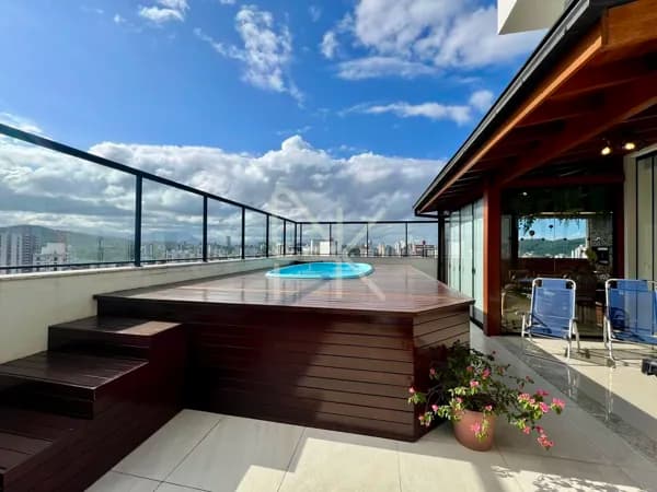 Cobertura no Anita Garibaldi em Joinville – 197m², 3 suítes e 4 vagas privativas
