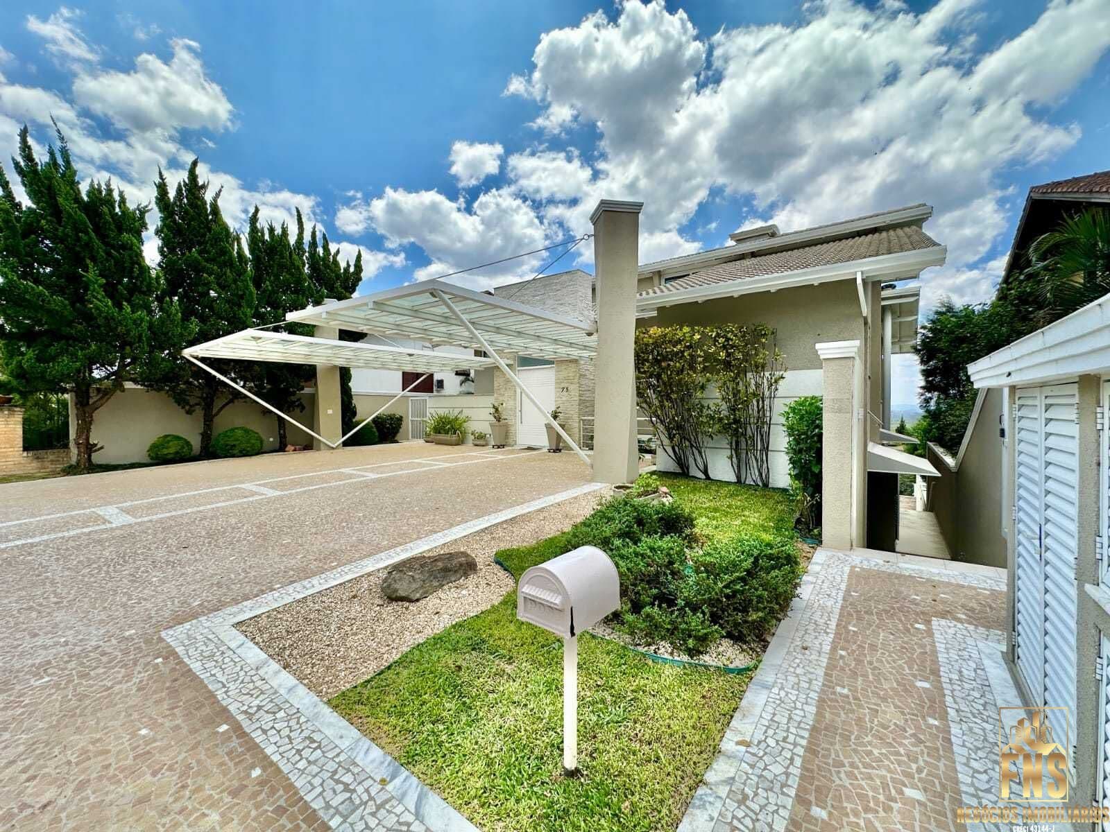 Casa C/ 4 sites, moderna/ c/ vista , gourmet, piscina sótão multiuso e 2 lareiras