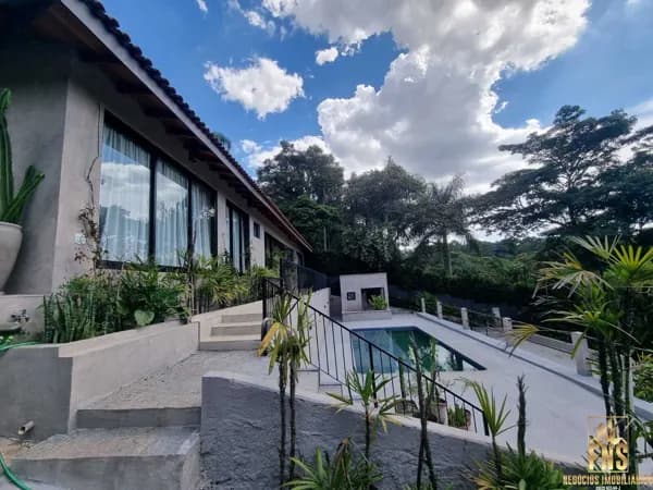 .Um Refúgio Exclusivo Onde Sofisticação e Natureza Vivem em Perfeita Harmonia