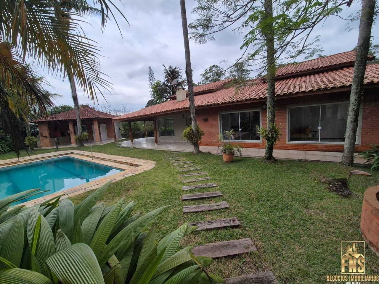 Casa Maravilhosa e espaçosa-Condomínio Pallos Verde