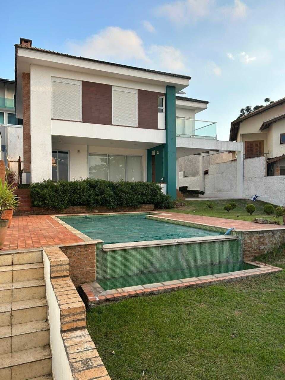 Casa com 3 dormitórios - piscina climatizada - Fazendinha