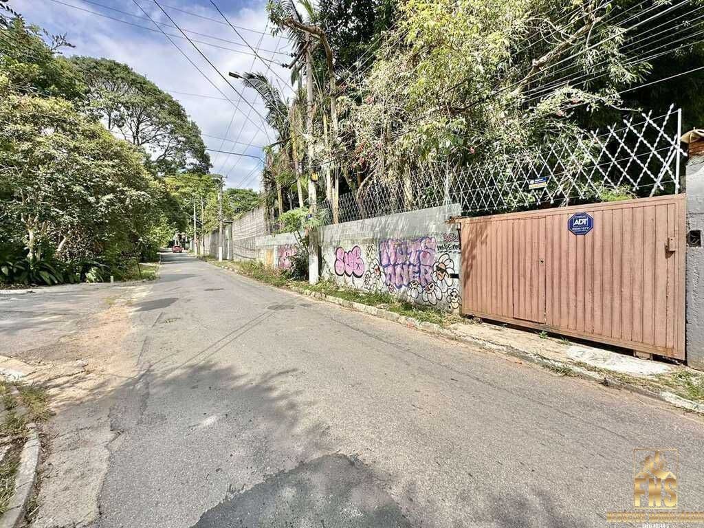 Terreno com 1200mt2 no miolo da Granja Viana