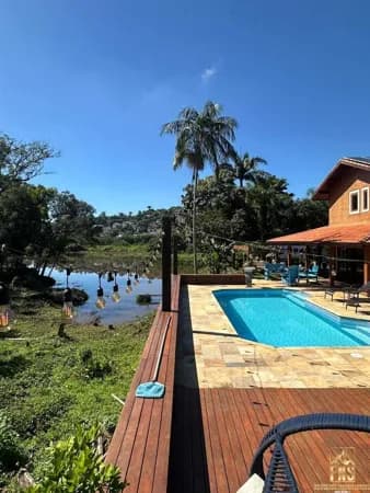 Casa em Condomínio Um Refúgio de Luxo à Beira do Lago: Sofisticação, Natureza e Qualidade de Vida a Poucos Minutos de São Paulo