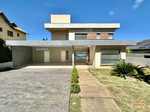 Vista Panorâmica 180° + Arquitetura Moderna Impecável | Alto Padrão em Condomínio Exclusivo