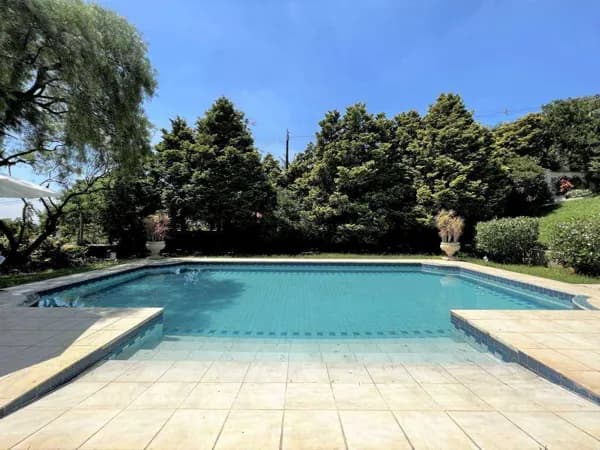 Casa Alto Padrão - Clássica, 4 suítes, piscina e linda vista! Em 2 LOTES