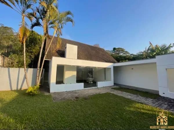 ✨ OPORTUNIDADE RARA: CASA EXCLUSIVA COM ALTO POTENCIAL PARA RETROFIT ✨