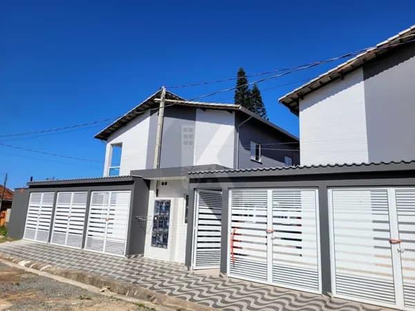 Casa Sobrado a venda em Itanhaém com churrasqueira e piscina