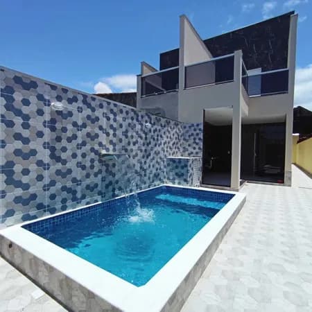 Casa Sobrado a venda em Itanhaém com 2 quartos Suarão aceita financiamento