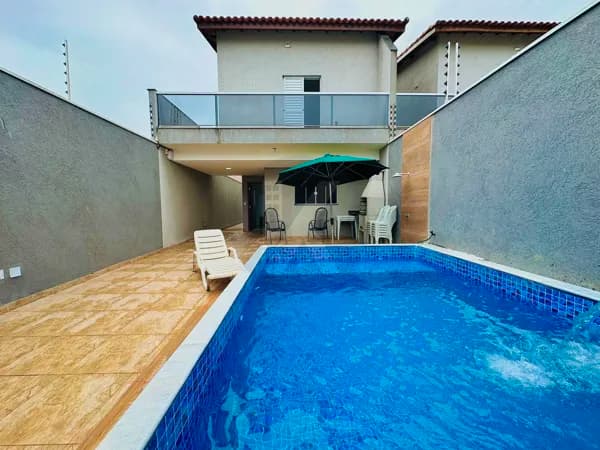 Casa à Venda em Itanhaem imperdivel com piscina e churrasqueira